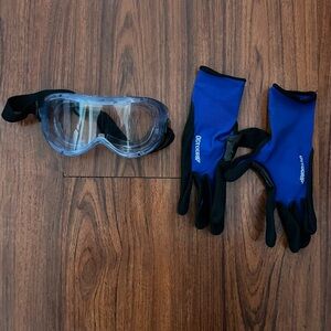 Men’s Safety Goggles and Work Gloves